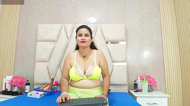 CrystallGomes online show from 04/18/26, 07:58