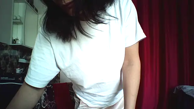 bella2322 online show from 04/05/26, 05:48