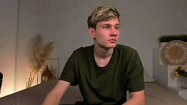 Snapshot of Volan_Starts chatting on 02/08/26, 04:05 Volan Starts online show from 02/08/26, 04:05