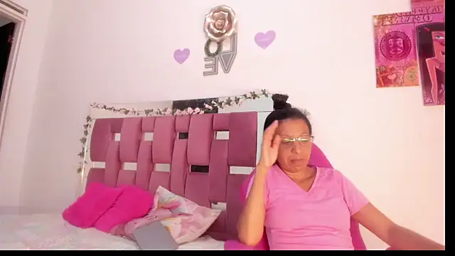 Livia Coxs online show from 04/28/26, 08:47