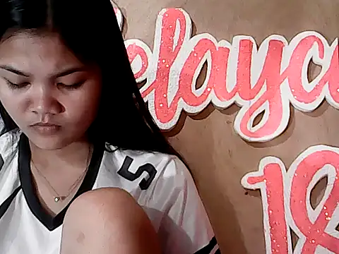 PinaySkinnyJust18 online show from 01/18/26, 10:02