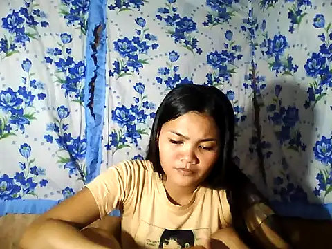 PinaySkinnyJust18 online show from 04/08/26, 11:43