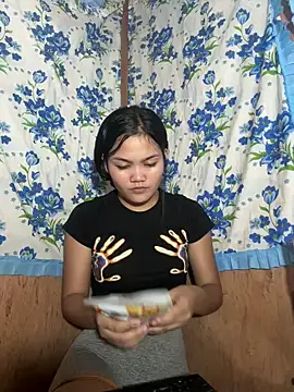 PinaySkinnyJust18 online show from 05/18/26, 04:07