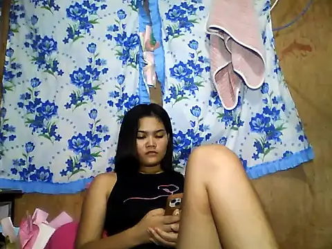 PinaySkinnyJust18 online show from 06/02/26, 10:17