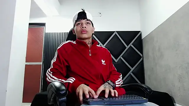 Dogan Renzo0 online show from 01/17/26, 08:01