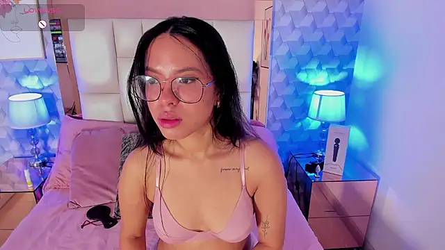 Snapshot of Rose_Allure chatting on 02/13/26, 11:39 Rose Allure online show from 02/13/26, 11:39