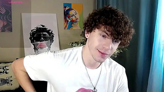Snapshot of TylerGibson chatting on 04/21/26, 03:24 TylerGibson online show from 04/21/26, 03:24