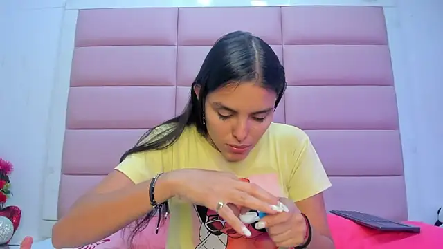 Catalinna 03 online show from 04/09/26, 12:32