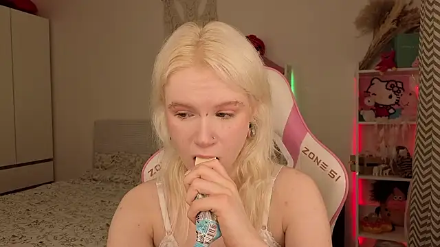 Mia WaterFall online show from 03/17/26, 03:11