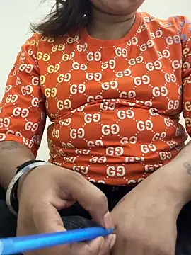 BunnyCharm01 online show from 04/08/26, 06:52