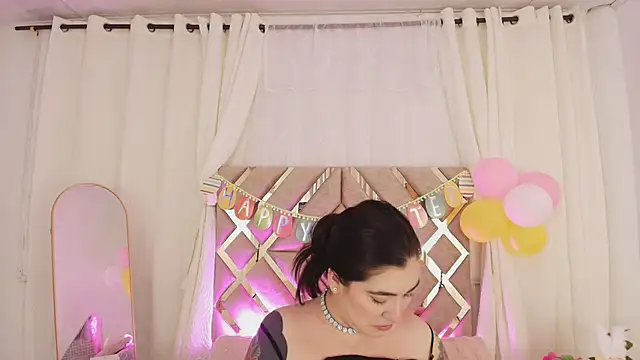 KathiaJenner online show from 04/03/26, 11:30