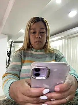 Snapshot of veronica414 chatting on 03/03/26, 02:12 veronica414 online show from 03/03/26, 02:12