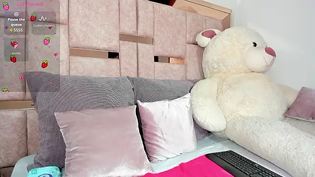 Snapshot of sweett_eyes_ chatting on 02/21/26, 12:28 sweett eyes online show from 02/21/26, 12:28