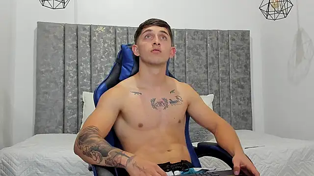 Snapshot of Calvin_Hunter chatting on 02/08/26, 04:16 Calvin Hunter online show from 02/08/26, 04:16