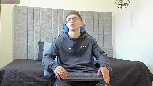 Calvin Hunter online show from 04/09/26, 10:59