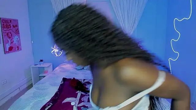 Snapshot of naomi_campell chatting on 02/05/26, 07:18 naomi campell online show from 02/05/26, 07:18