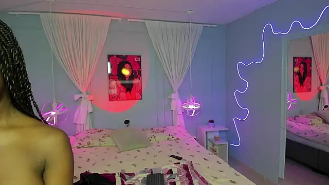 Snapshot of naomi_campell chatting on 02/10/26, 07:18 naomi campell online show from 02/10/26, 07:18