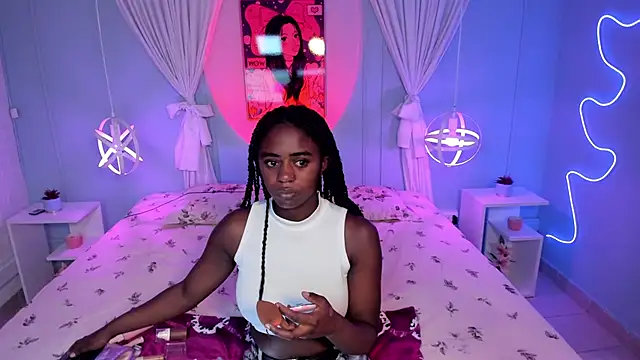 Snapshot of naomi_campell chatting on 02/19/26, 08:05 naomi campell online show from 02/19/26, 08:05