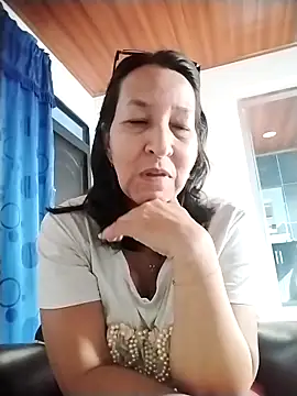 Snapshot of RosseLaure chatting on 06/01/26, 08:21 RosseLaure online show from 06/01/26, 08:21