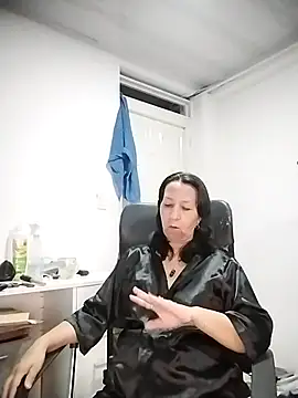 Snapshot of RosseLaure chatting on 07/17/26, 01:45 RosseLaure online show from 07/17/26, 01:45