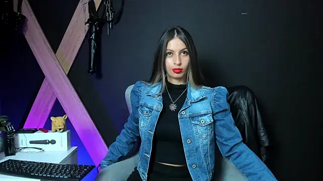 Snapshot of GoddesLeila chatting on 05/21/26, 04:25 GoddesLeila online show from 05/21/26, 04:25