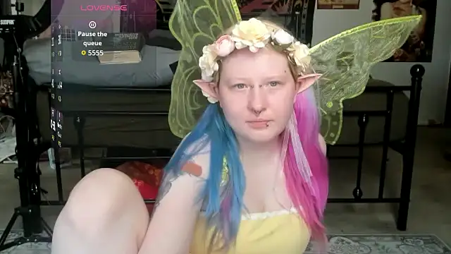 LoriCritter online show from 03/26/26, 08:14