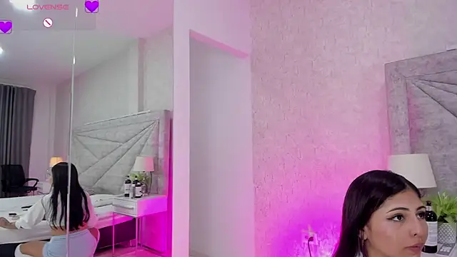 Snapshot of RousSweet- chatting on 02/11/26, 09:09 RousSweet- online show from 02/11/26, 09:09