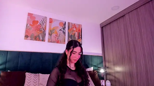 Snapshot of IrinaBlanc chatting on 03/04/26, 01:11 IrinaBlanc online show from 03/04/26, 01:11