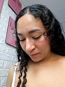 Snapshot of Dany_Moon_ chatting on 02/24/26, 03:26 Dany Moon online show from 02/24/26, 03:26