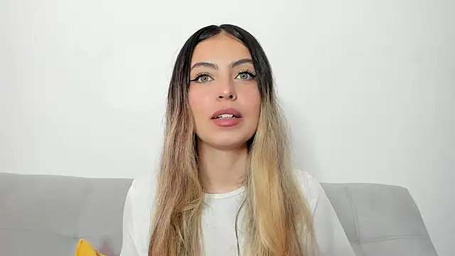 Fernanda aaaa online show from 05/12/26, 03:20