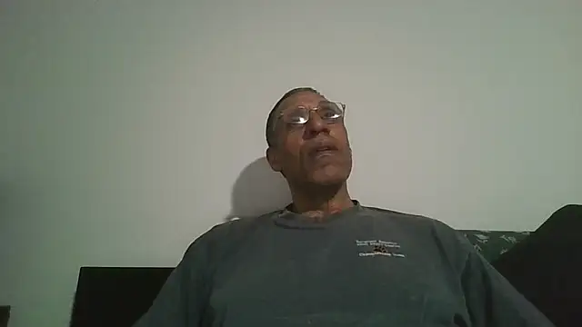 swimmer2496 online show from 04/10/26, 01:33