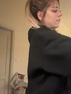 MelliMoon online show from 03/04/26, 11:38