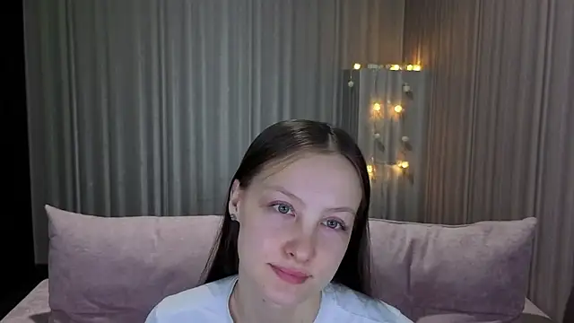 RoxyRay  online show from 01/18/26, 02:15