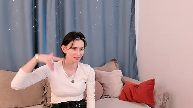 JackiYoss online show from 02/11/26, 08:19