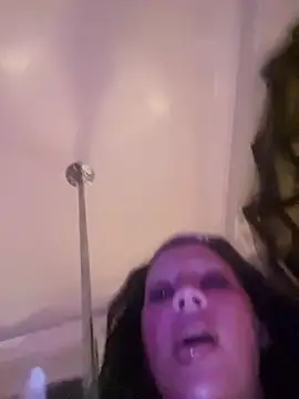 Snapshot of luxxlola chatting on 05/30/26, 03:25 luxxlola online show from 05/30/26, 03:25