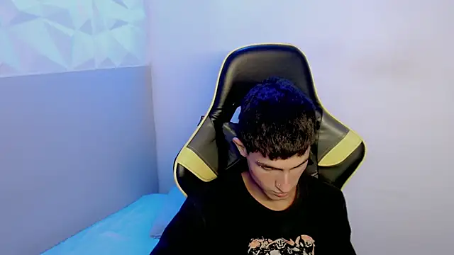 Akyra latinn online show from 02/17/26, 02:13