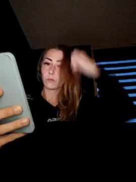 dewimp1 online show from 04/22/26, 07:15