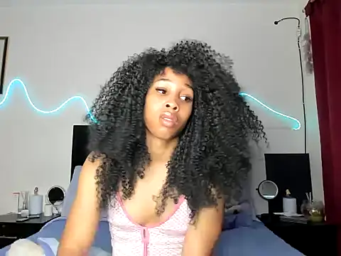 Snapshot of YourDreamReal chatting on 02/07/26, 11:52 YourDreamReal online show from 02/07/26, 11:52