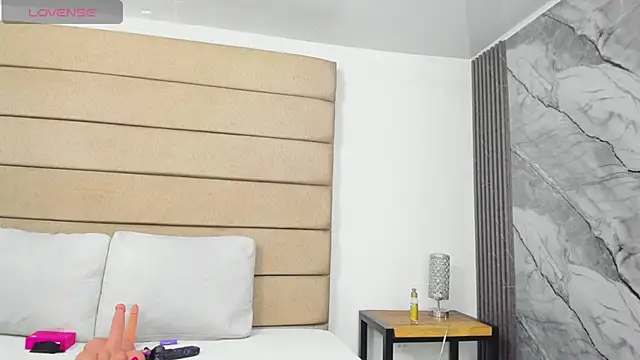 ely brown  online show from 04/11/26, 07:45