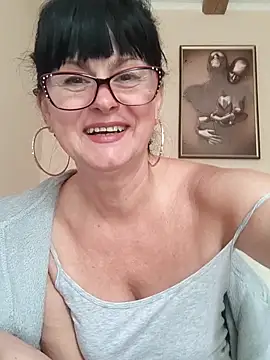 Snapshot of AliceSwan57 chatting on 06/15/26, 08:38 AliceSwan57 online show from 06/15/26, 08:38