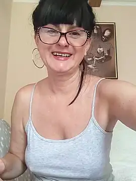 Snapshot of AliceSwan57 chatting on 06/19/26, 07:12 AliceSwan57 online show from 06/19/26, 07:12