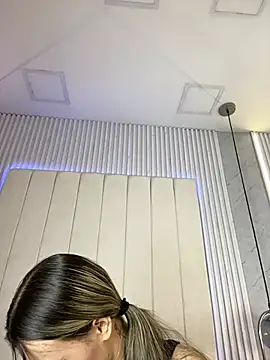 Snapshot of JuliaColemann chatting on 02/08/26, 12:08 JuliaColemann online show from 02/08/26, 12:08