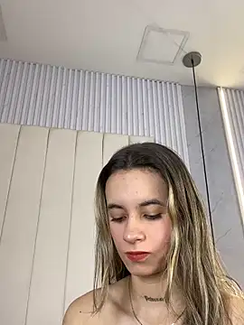 Snapshot of JuliaColemann chatting on 02/11/26, 12:10 JuliaColemann online show from 02/11/26, 12:10