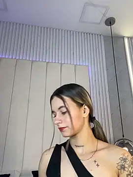 Snapshot of JuliaColemann chatting on 03/03/26, 12:11 JuliaColemann online show from 03/03/26, 12:11