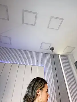 JuliaColemann online show from 03/05/26, 12:01