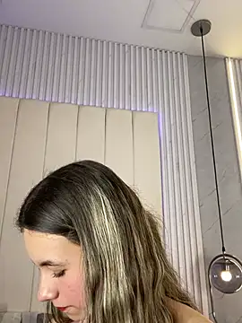 JuliaColemann online show from 03/19/26, 12:09