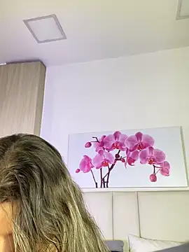JuliaColemann online show from 05/30/26, 12:02