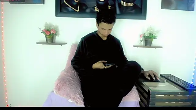 Snapshot of Tatoo_Noah chatting on 02/23/26, 01:08 Tatoo Noah online show from 02/23/26, 01:08