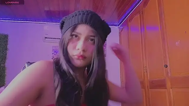 BadKittyy online show from 06/17/26, 09:49