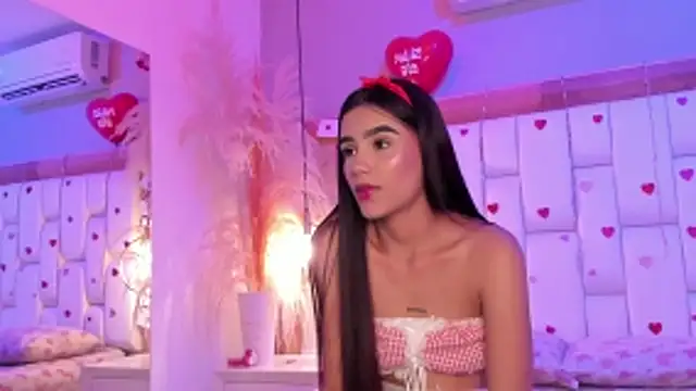 StefanyCondia online show from 02/18/26, 06:04